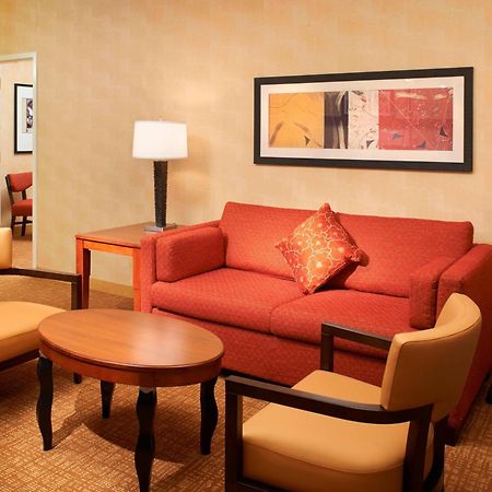Courtyard By Marriott Chicago Naperville Exterior photo